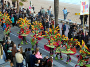 Un miler de participants omplen Lloret de Mar de disbauxa i disfresses a la Gran Rua de Carnaval