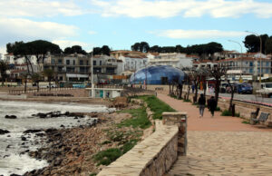 La ventada frega els 170 km/h a l’Alt Empordà i talla sis carreteres a la demarcació de Girona
