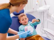 Com influeixen els hàbits en la salut dental infantil