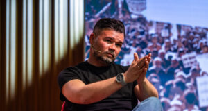 El Col·lectiu 1 d’Octubre demana a ERC que investigui Rufián per possible “vulneració dels estatuts”